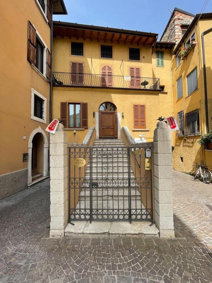 Antico Palazzo Signorile Lägenhet Salò Exteriör bild