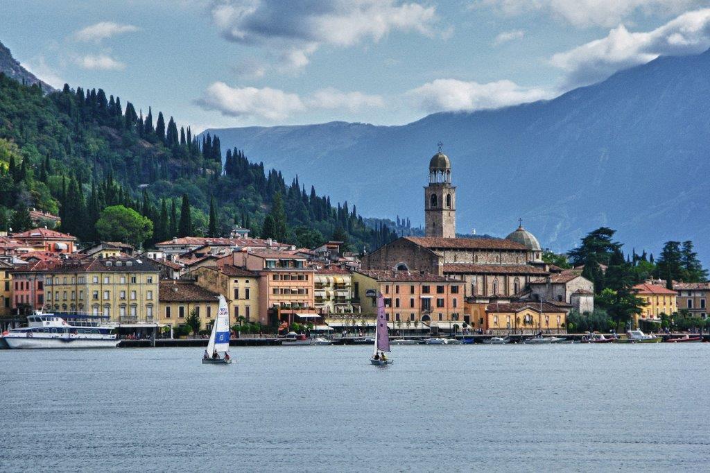 Antico Palazzo Signorile Lägenhet Salò Exteriör bild
