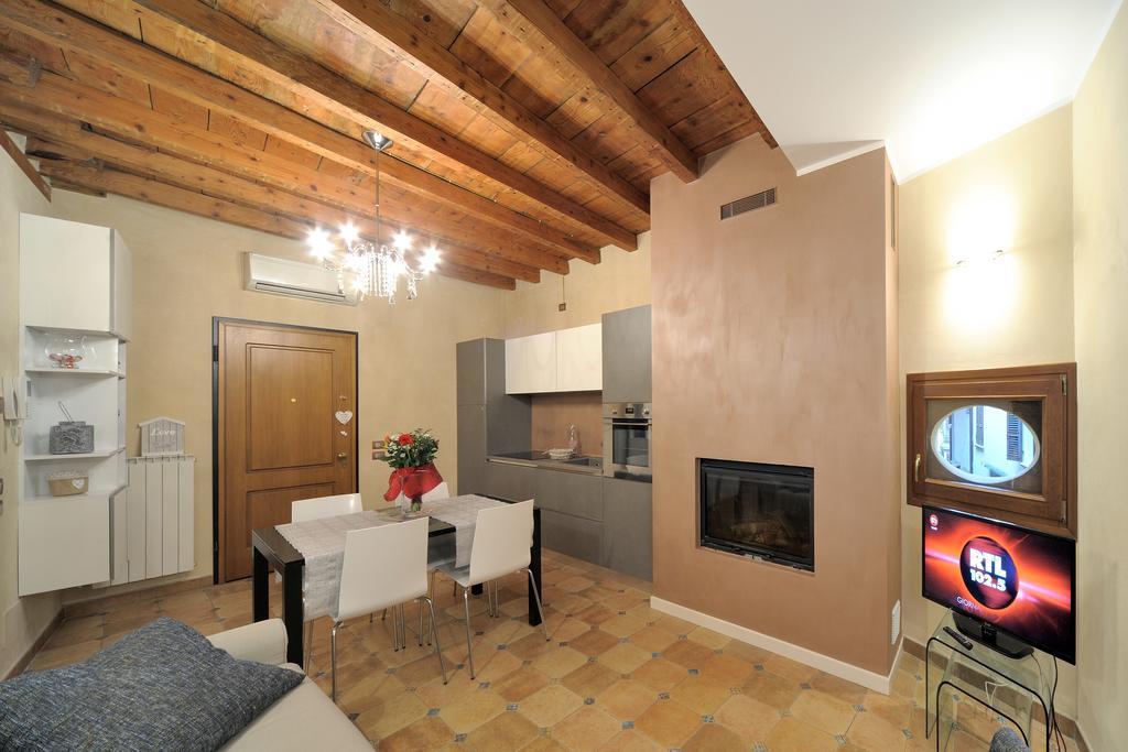 Antico Palazzo Signorile Lägenhet Salò Exteriör bild
