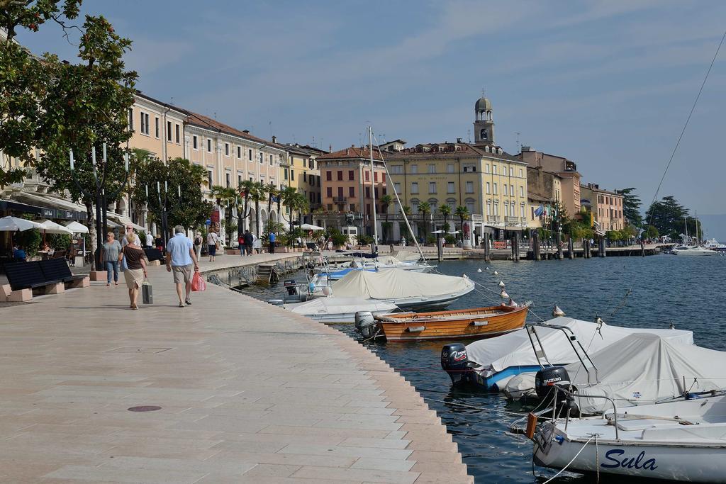 Antico Palazzo Signorile Lägenhet Salò Exteriör bild