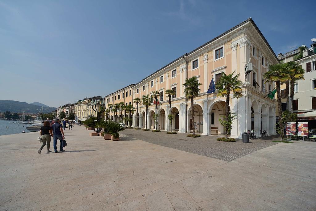 Antico Palazzo Signorile Lägenhet Salò Exteriör bild