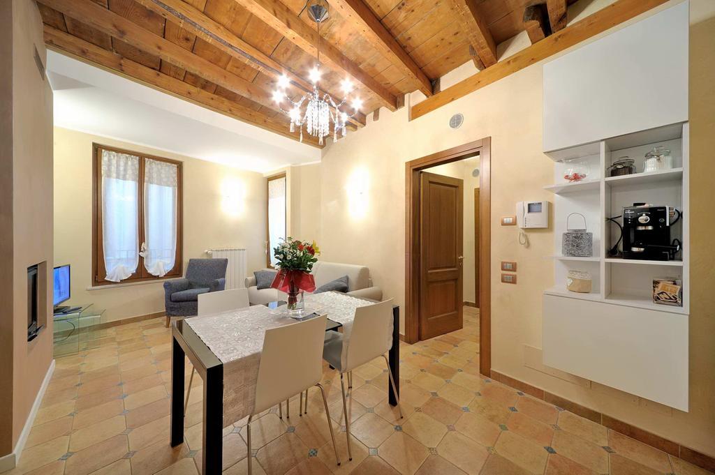 Antico Palazzo Signorile Lägenhet Salò Exteriör bild